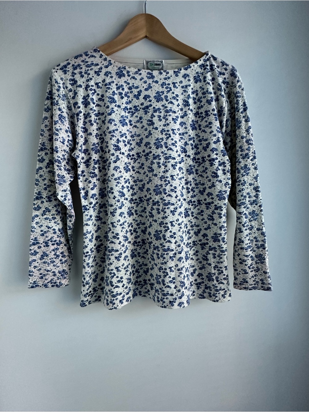 Vintage Women's Blue Floral Long-Sleeve Top